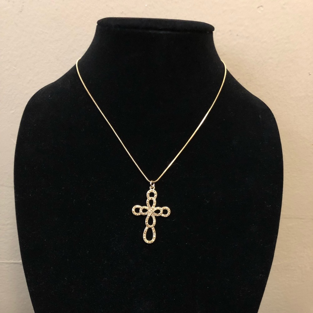 Beautiful cross necklace fashion jewelry 💕